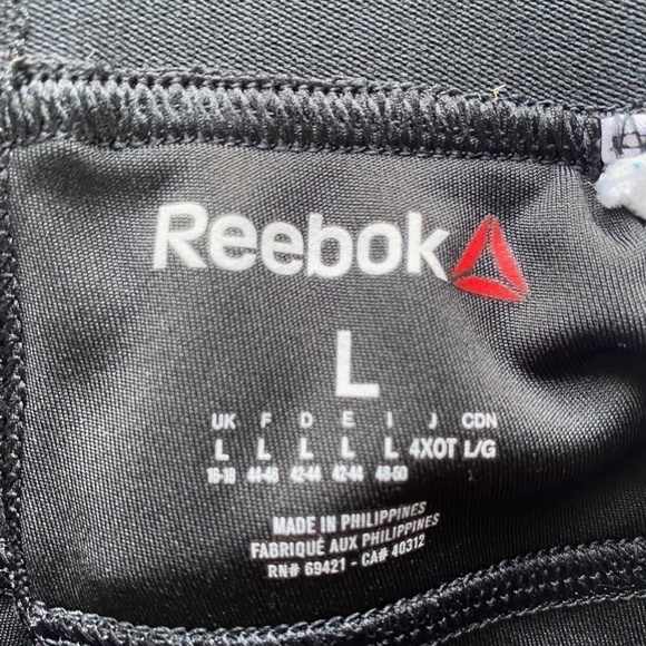 𝅺REEBOK cropped athletic pants / yoga / workout / running / walking size L - Picture 3 of 5